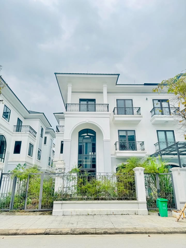 Biệt thự VinhHeritage TP Vinh 240m² - Ô tô vào tận nhà, Sẵn sàng ở ngay!