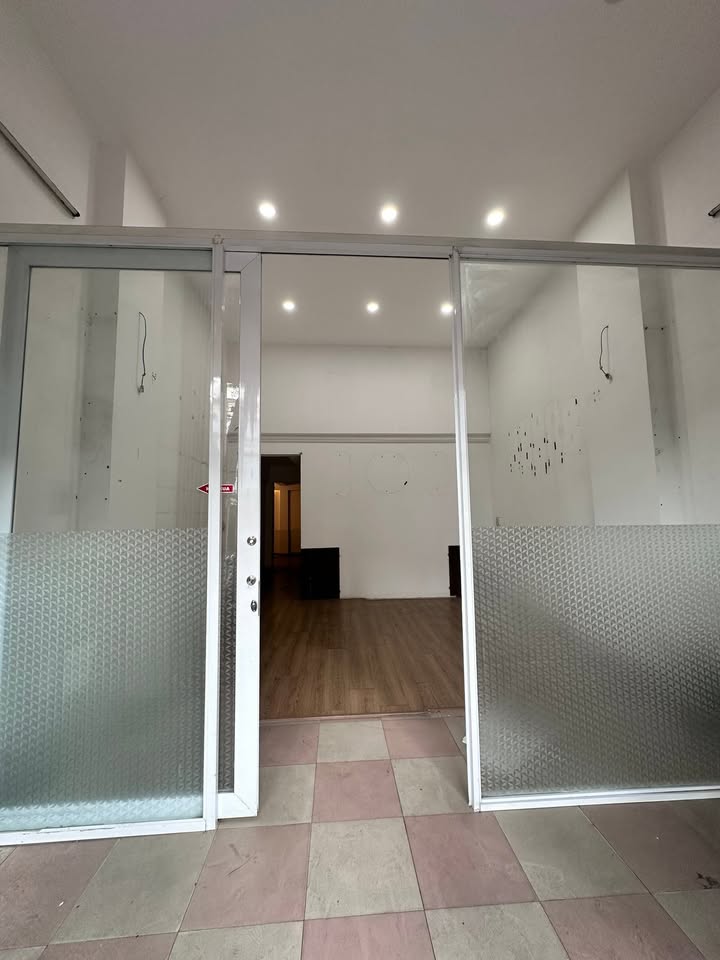 Nhà nguyên căn Nguyễn Hoàng, Thanh Khê 70m² chỉ 17 triệu - Mặt tiền kinh doanh