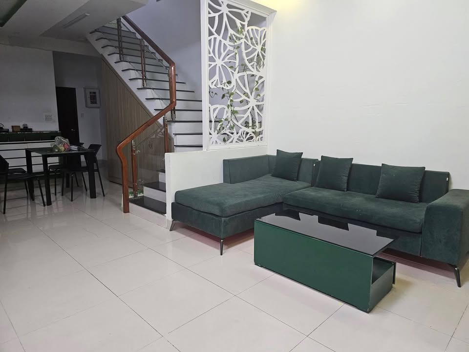 Thuê nhà nguyên căn mặt tiền Phần Lăng 3 tầng 15 triệu - Sẵn sàng ở ngay!