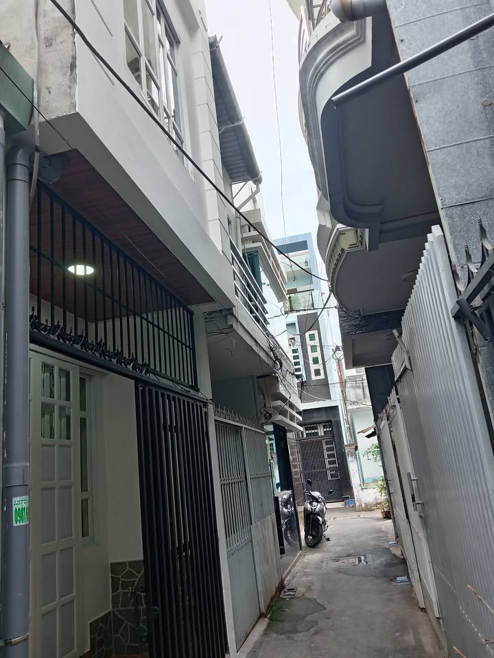 Nhà nhỏ xinh 30m² Lê Lợi, Q3 - 2PN, Full Thổ Cư, Giá 3.35 Tỷ