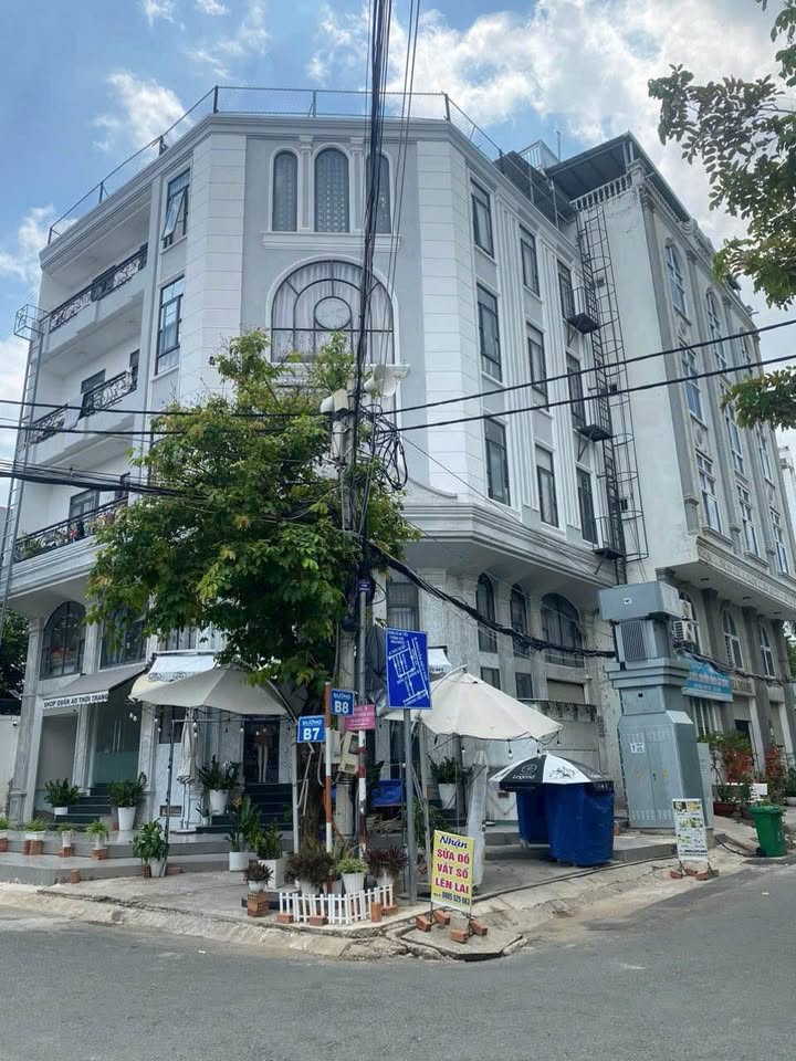 Nhà Góc 2 Mặt Tiền Làng ĐH Nhà Bè 104m², 16.5 Tỷ - Hợp Đồng Thuê 50 Triệu/Tháng