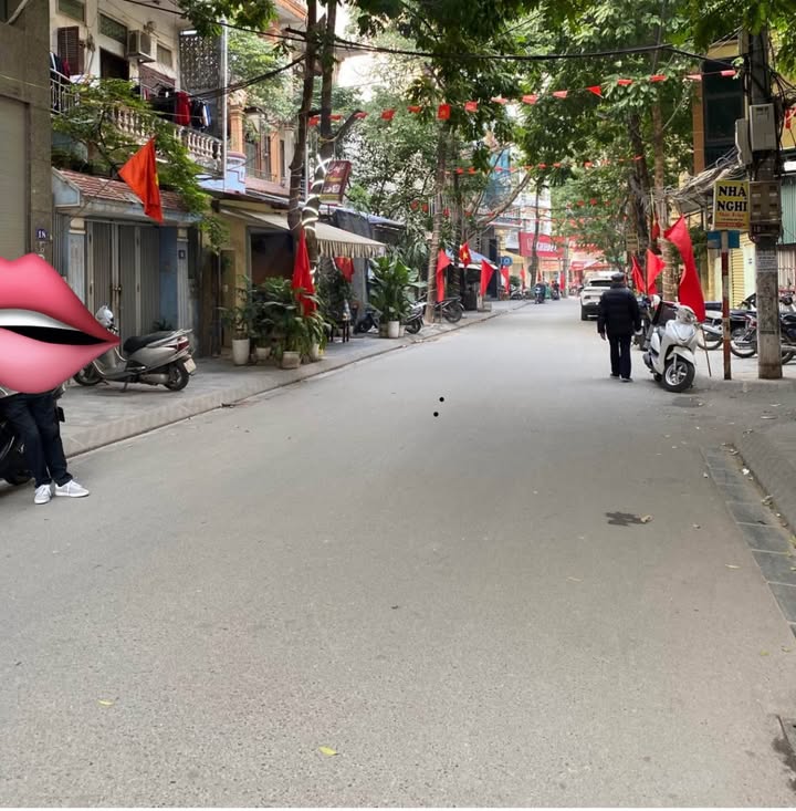 Nhà Mặt Tiền Kinh Doanh Hai Bà Trưng 175m² Sổ Đỏ Sẵn Sàng - Giá 6 Tỷ