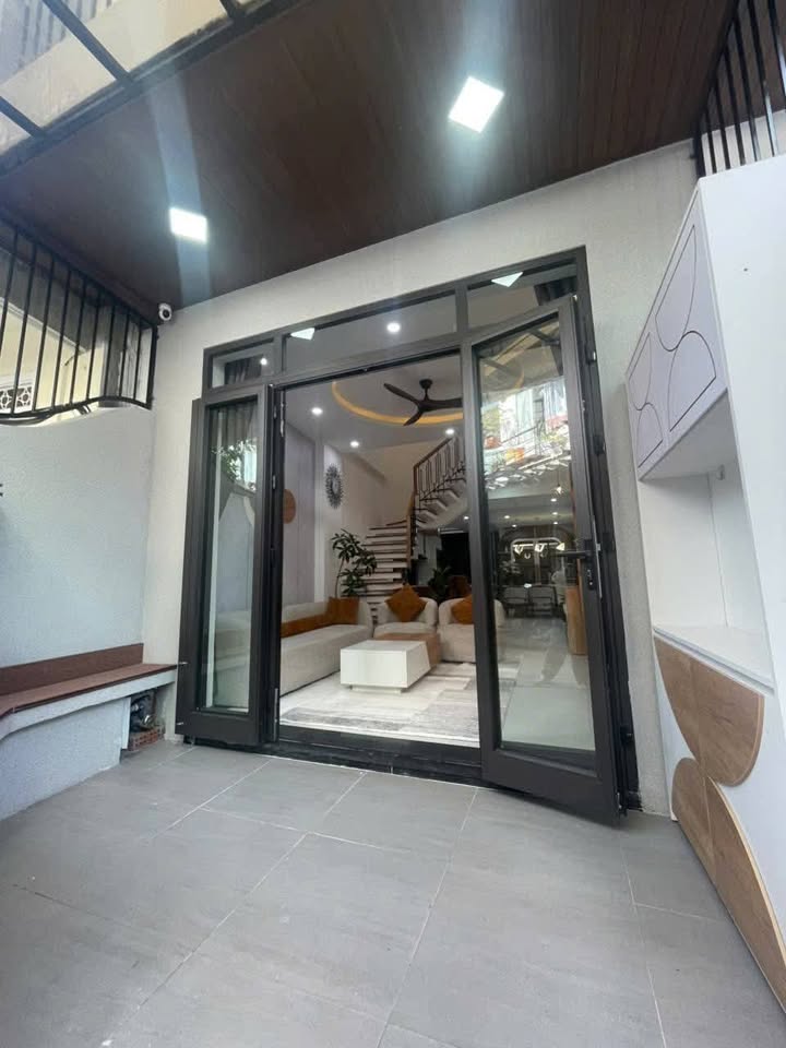 Bán nhà Hải Châu 68m² giá 6.25 tỷ - Vị trí đẹp, sổ hồng sẵn!