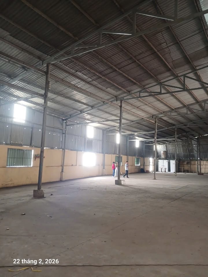 Kho/Xưởng Tân Hạnh Dĩ An 1200m² - Container thoải, hoạt động ngay!