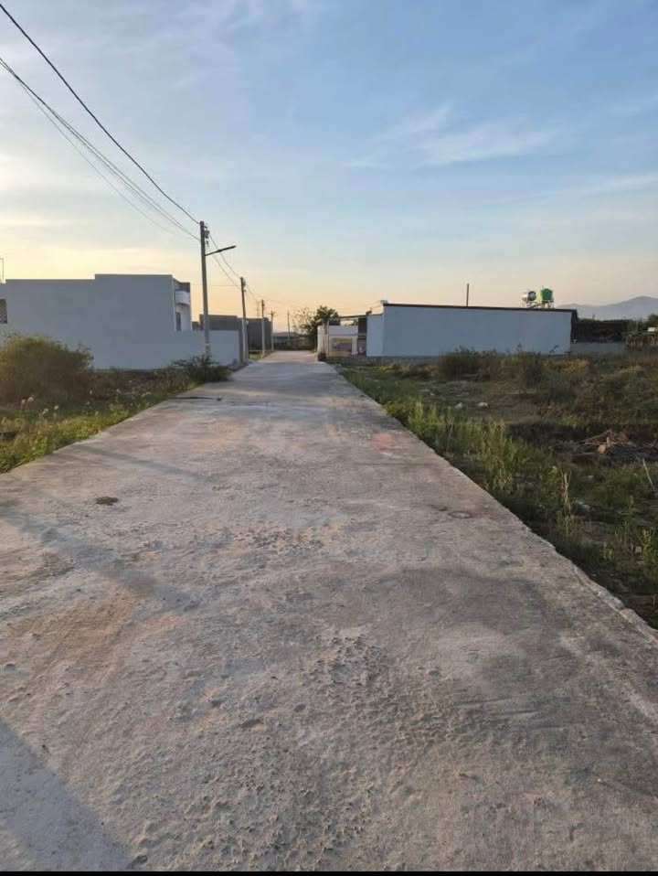 Đất nền Phong Nẫm 100m² giá 620 triệu - Sổ hồng chính chủ!