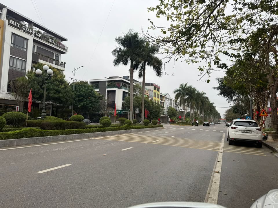 Nhà Mặt Tiền Kinh Doanh Đường Trịnh Tùng, 114m² - Sẵn Sàng Cho Thuê Spa