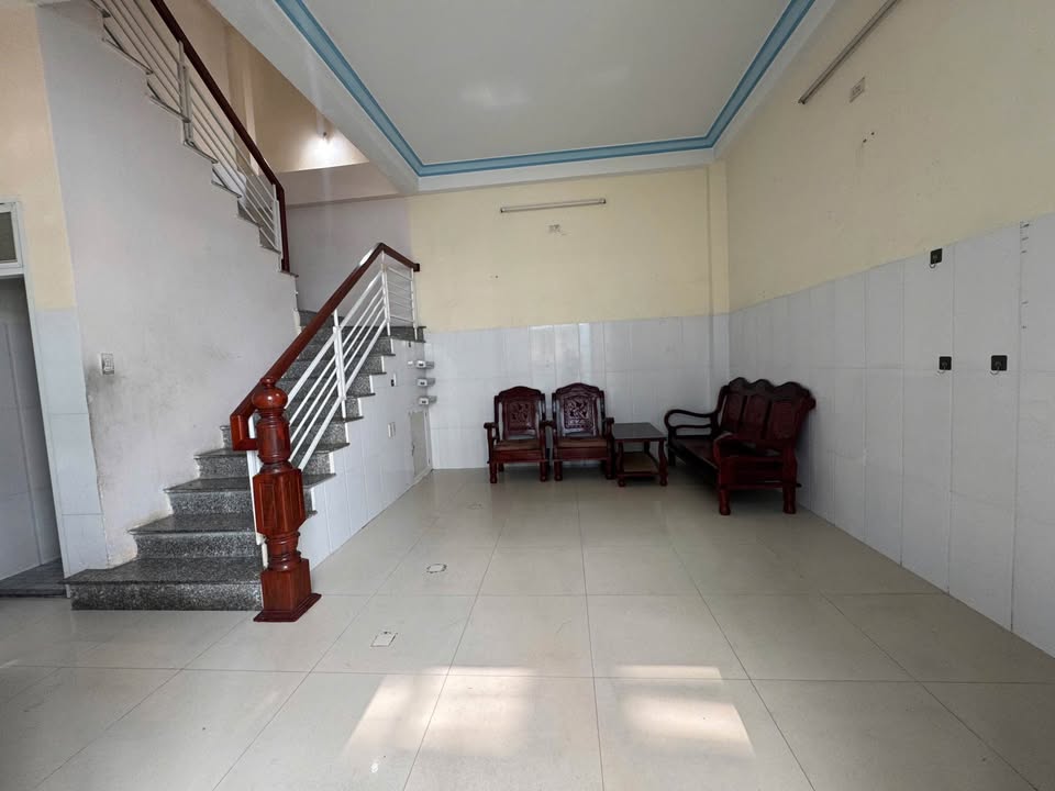 Nhà nguyên căn Khu Dã Tượng Nha Trang 8 triệu/tháng - Full nội thất