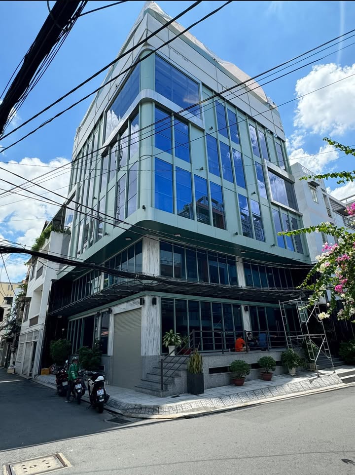 Nhà Phố 62 Trương Công Định 240m² - Mặt tiền kinh doanh đắc địa!