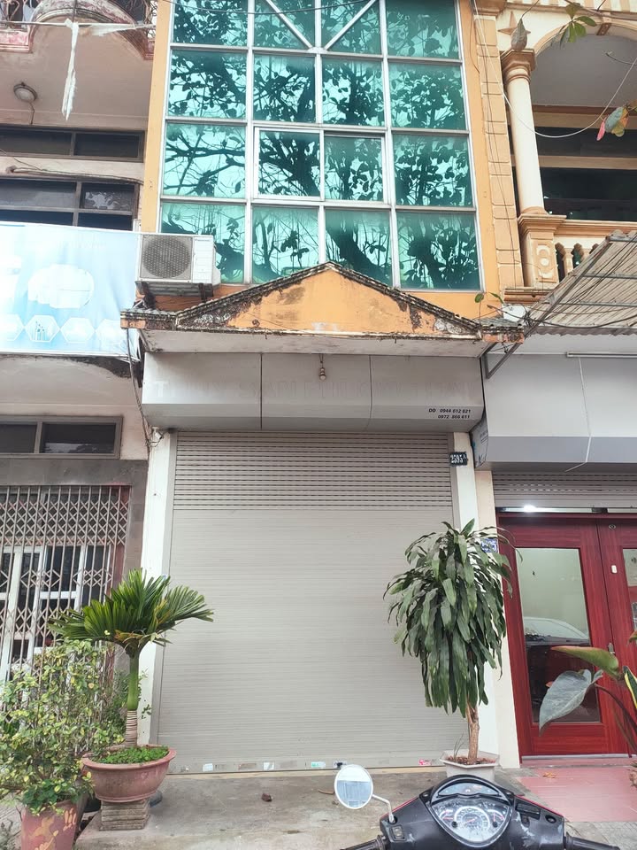 Cho thuê nhà 4 tầng Đại lộ Hùng Vương Việt Trì - Mặt tiền kinh doanh đắc địa