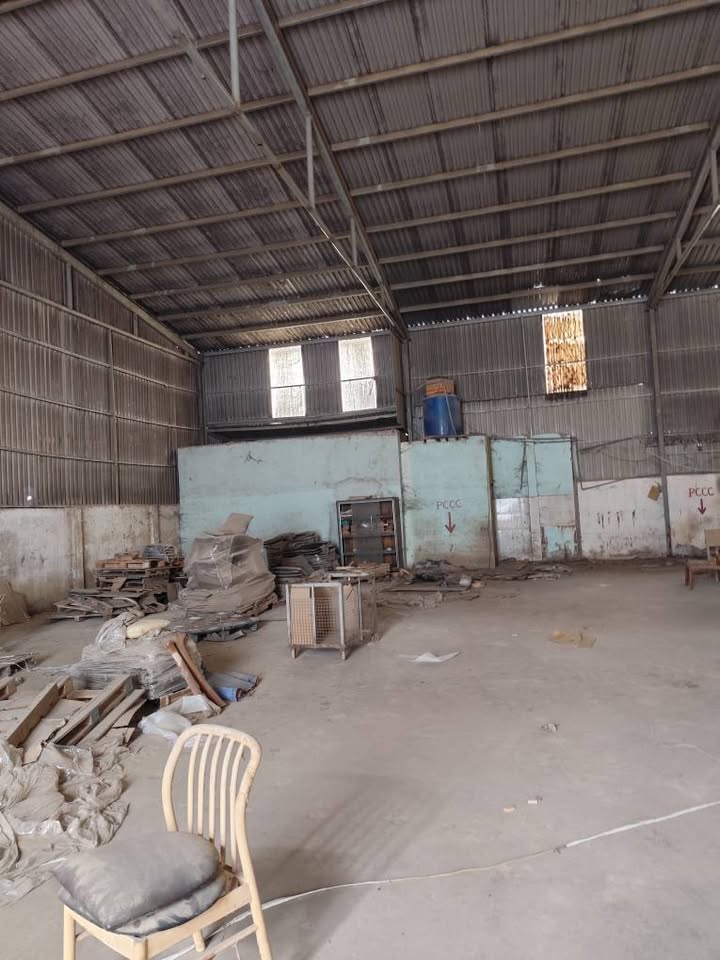 Cho thuê kho xưởng Bến Cát 900m² giá 50 triệu - Container vào tận nơi!