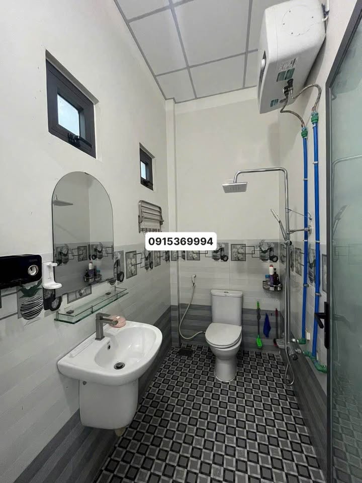 Bán Nhà Phường Mỹ Hải 200m² Giá 1 Tỷ - Ô Tô Vào Tận Nhà!