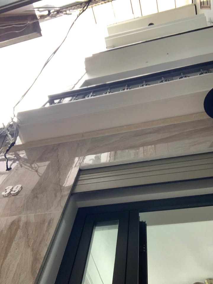 Nhà Riêng Quốc Tử Giám 5 Tầng View Hồ Văn - 8.25 Tỷ, Vị Trí Vàng!