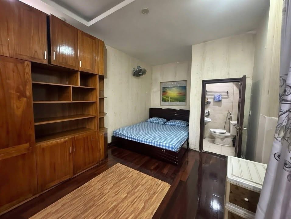 Nhà Riêng 75m² 3 Tầng Ngõ 168 Hào Nam, Đống Đa - Full Nội Thất, Giá 8.5 Triệu