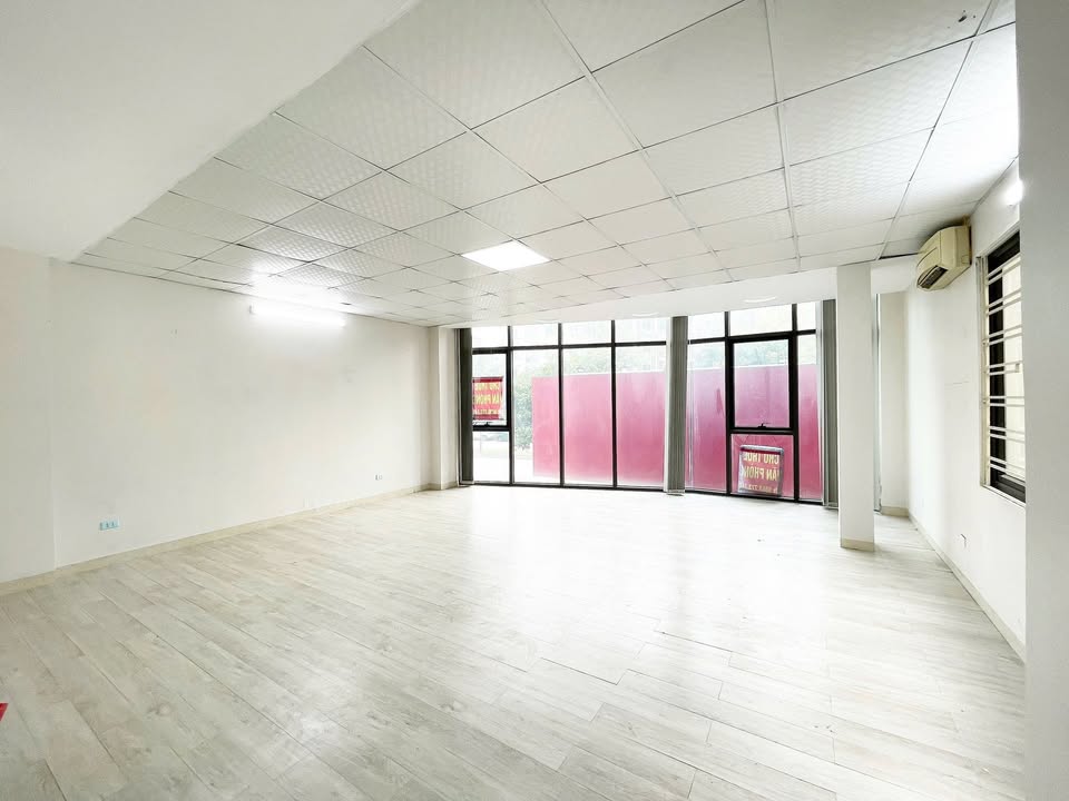 Thuê văn phòng Nguyễn Văn Huyên Cầu Giấy 70m² giá 11.5 triệu - Sẵn sàng làm việc ngay!