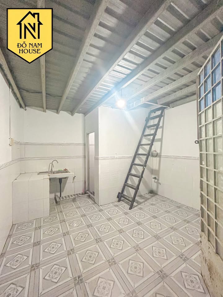 Nhà Trọ 2 Tầng Hẻm 9 Phạm Ngọc Hưng, Ninh Kiều - 1.7 Triệu/Tháng