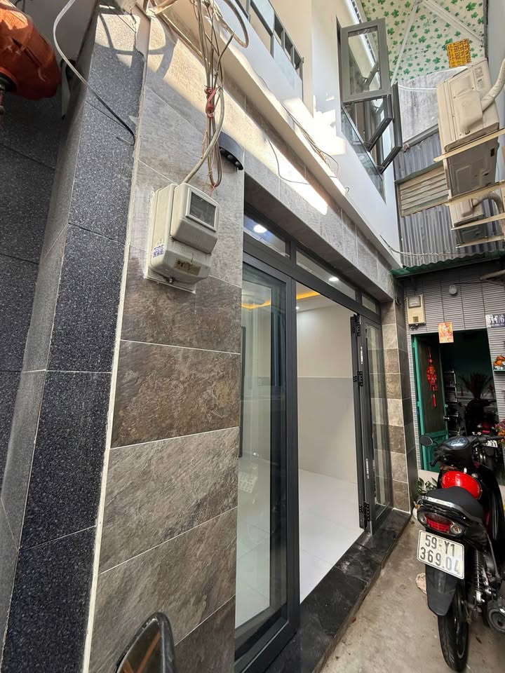 Nhà riêng Phường Chánh Hưng Q8 18.2m² giá 2.75 tỷ - Sổ hồng sẵn!