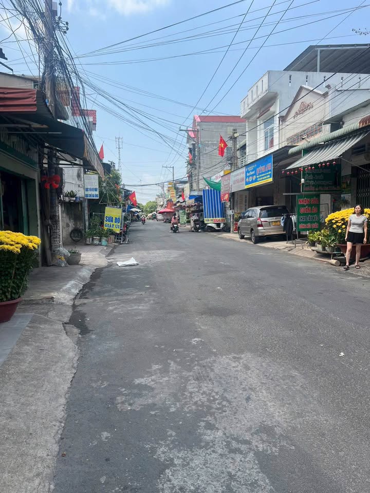 Nhà Mặt Tiền Kinh Doanh Gần Chợ Trại Bò, Biên Hòa - 104m², Sổ Riêng Thổ Cư