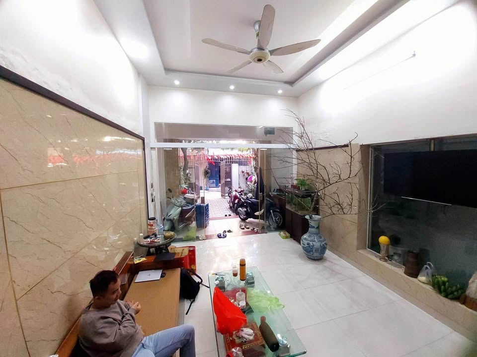 Bán nhà Đinh Nhu Lê Chân 88m² giá 8.2 tỷ - Ô tô vào tận nhà!