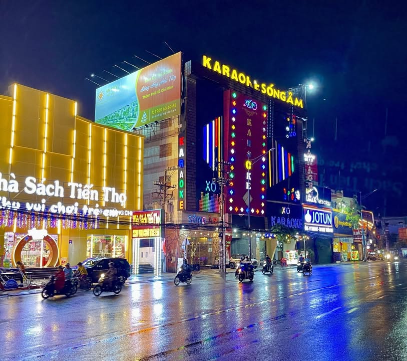 Nhà phố mặt tiền Phan Văn Hớn, Q.12 160m² - Cơ hội đầu tư sinh lời!