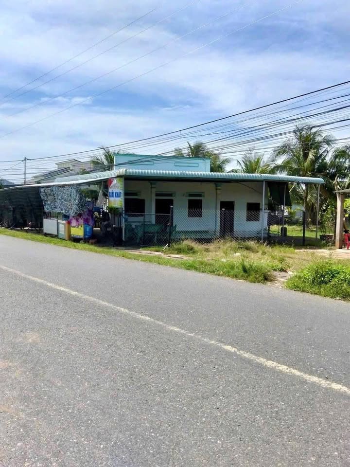 Nhà Mặt Tiền Hồng Đào Hàm Kiệm 360m² - Kinh doanh ngay, sổ hồng sẵn!