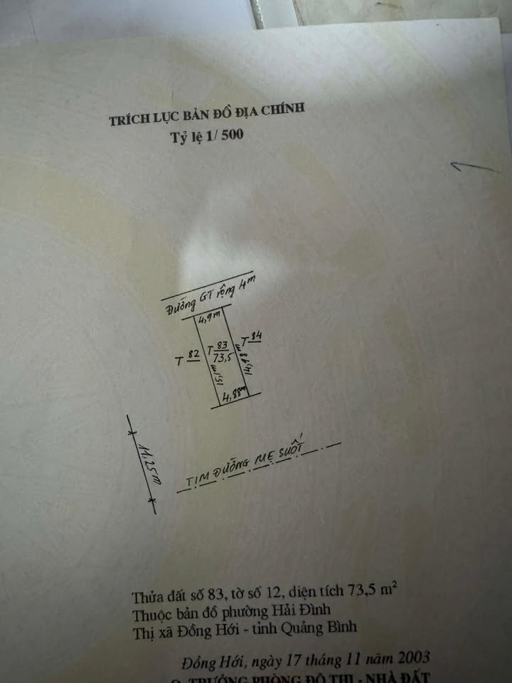 Đất MT Mẹ Suốt Đồng Hới 73,5m² 14 triệu/tháng - Đường to ô tô