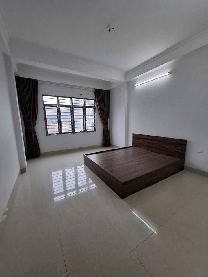 Nhà phố Trần Cung 50m² giá 10 tỷ - Thang máy xịn, sổ hồng sẵn!