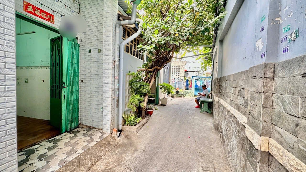 Nhà Quận 8 43m² giá 8.3 tỷ - Sổ hồng riêng, sẵn sàng ở ngay!