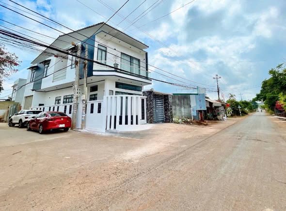 Nhà Góc 2 Mặt Tiền Ymoan, Buôn Ma Thuột 164m² - Kinh Doanh Đắc Địa!