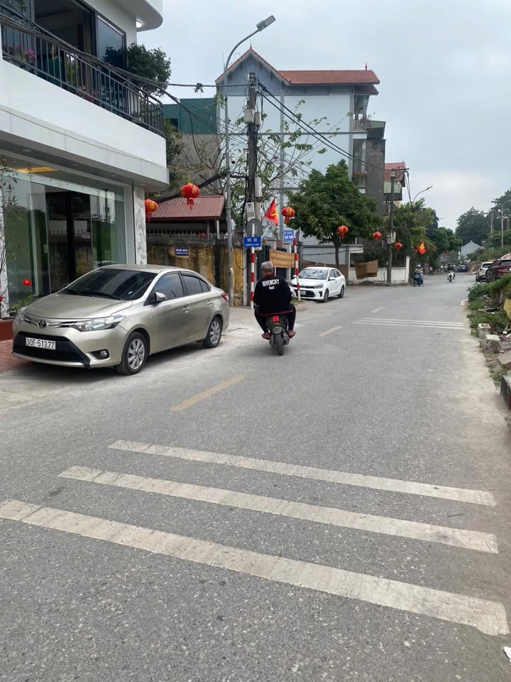 Nhà Riêng Long Biên 40m² 4 tầng - Chính chủ bán gấp giá tốt!