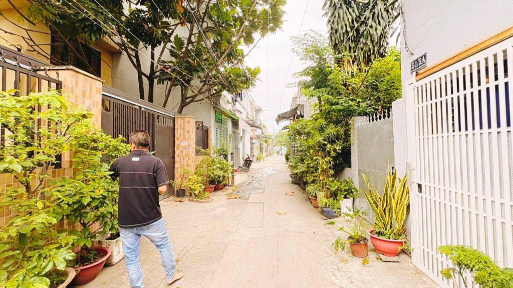 Bán đất tặng nhà C4 Trung Chánh Hóc Môn 243m² - Sổ hồng sẵn!