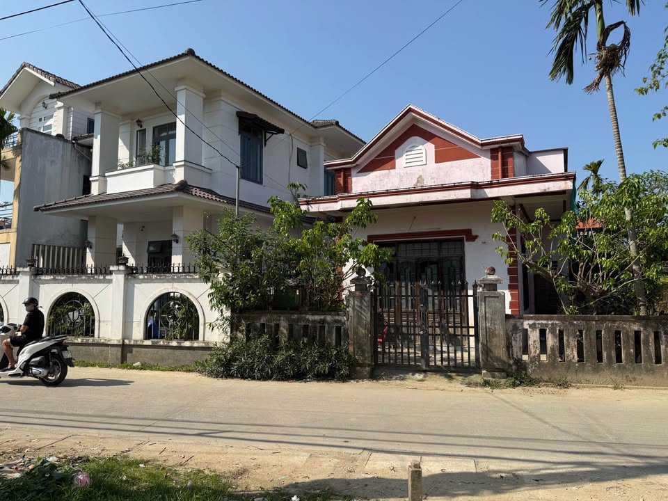 Nhà Nguyễn Đình Bảy Ngọc Anh Huế 100m² 2.8 tỷ - Ô tô vào tận nhà