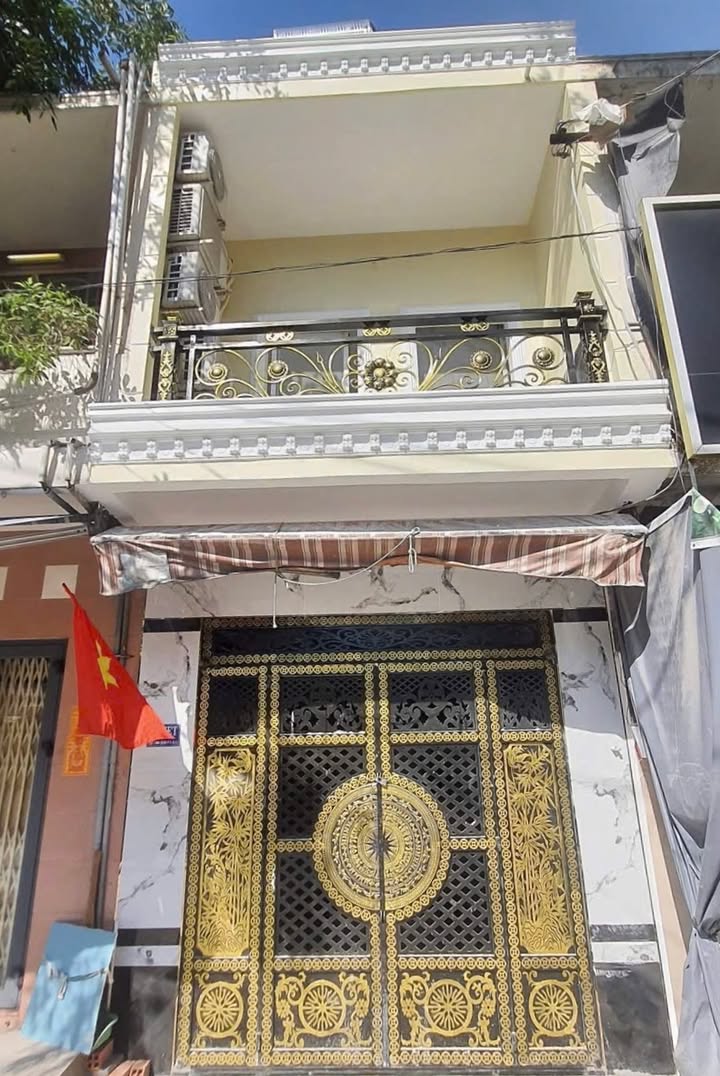 Nhà Mặt Tiền Lạc Long Quân Q11 75m² - Vị Trí Vàng, Kinh Doanh Đỉnh!