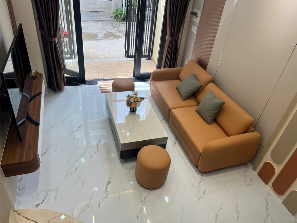 Bán nhà 3 tầng Hồ Quí Ly Thanh Khê 65m² hơn 6 tỷ - Ô tô đỗ cửa!