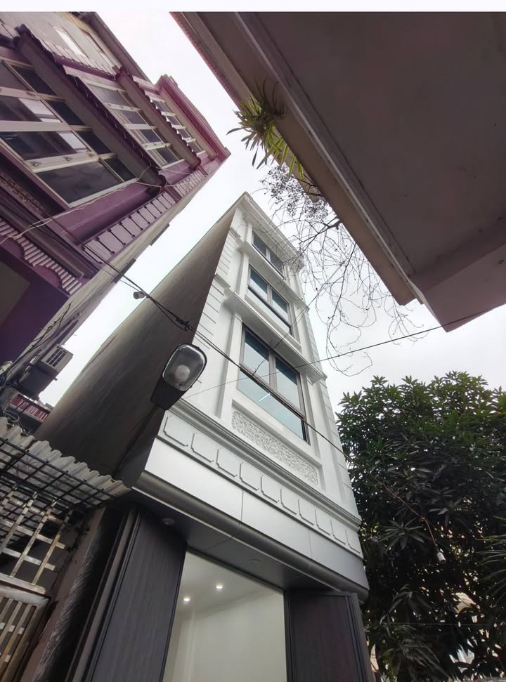 Bán nhà phố Văn Quán 35m² giá 9 tỷ - Lô góc ô tô đỗ cửa!