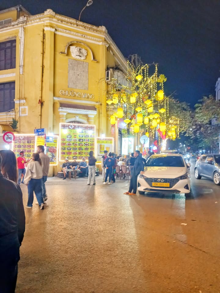 Nhà Mặt Tiền Phố Cổ Hoàn Kiếm 130m² - Kinh Doanh Đỉnh Cao, Dòng Tiền Vượt Trội