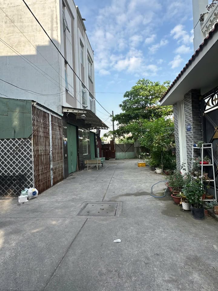 Nhà riêng Nguyễn Hữu Tiến 80m² chỉ 6 tỷ - Ô tô vào tận nhà!