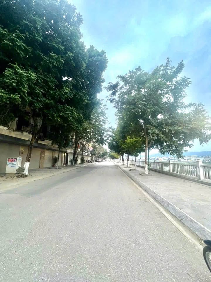 Bán Gấp Nhà Liền Kề Xây Thô 115m² Mặt Tiền 7m Phố Mới Lào Cai - 5.x Tỷ