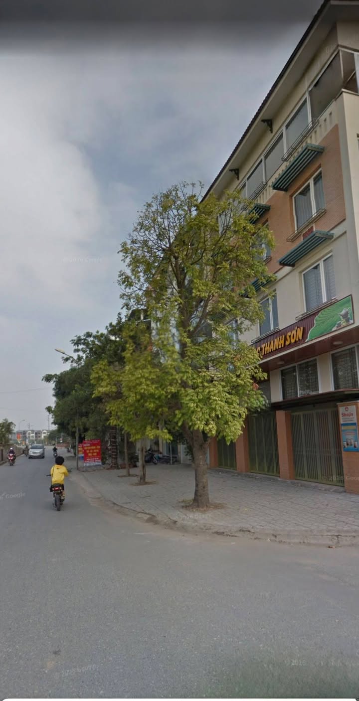 Bán nhà mặt phố Bát Khối 180m² giá 45 tỷ - Mặt tiền kinh doanh!