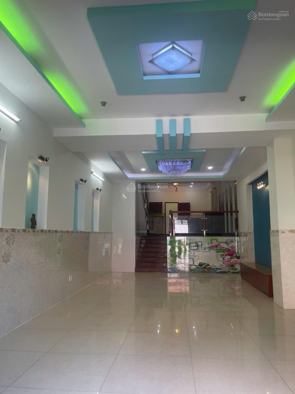 Thuê nhà mặt tiền Lê Thị Chợ Quận 7 450m² giá 30tr - Vị trí đắc địa!