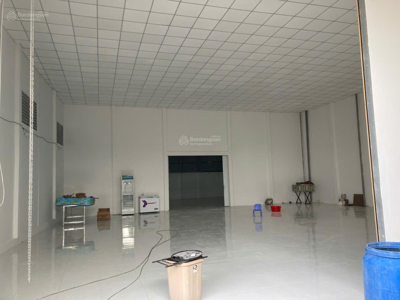 Kho xưởng Hóc Môn 700m² - Container thoải, hoạt động ngay!