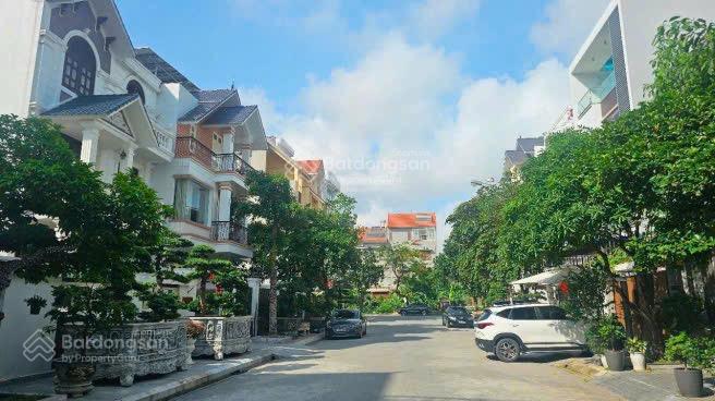 Biệt Thự Lạc Long Quân 748m² - Siêu Hiếm, Kinh Doanh Đỉnh Cao 412 Tỷ