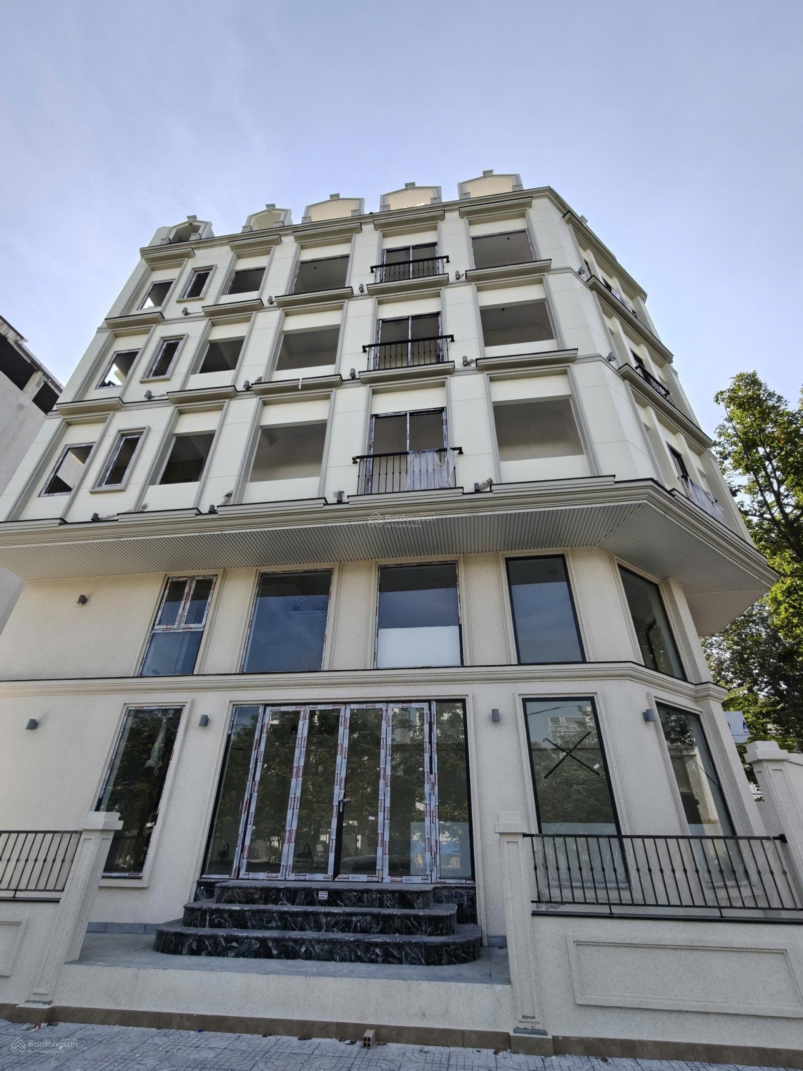 Tòa nhà Nguyễn An, Thủ Đức 160m² - Vị trí trung tâm, 150 triệu/tháng