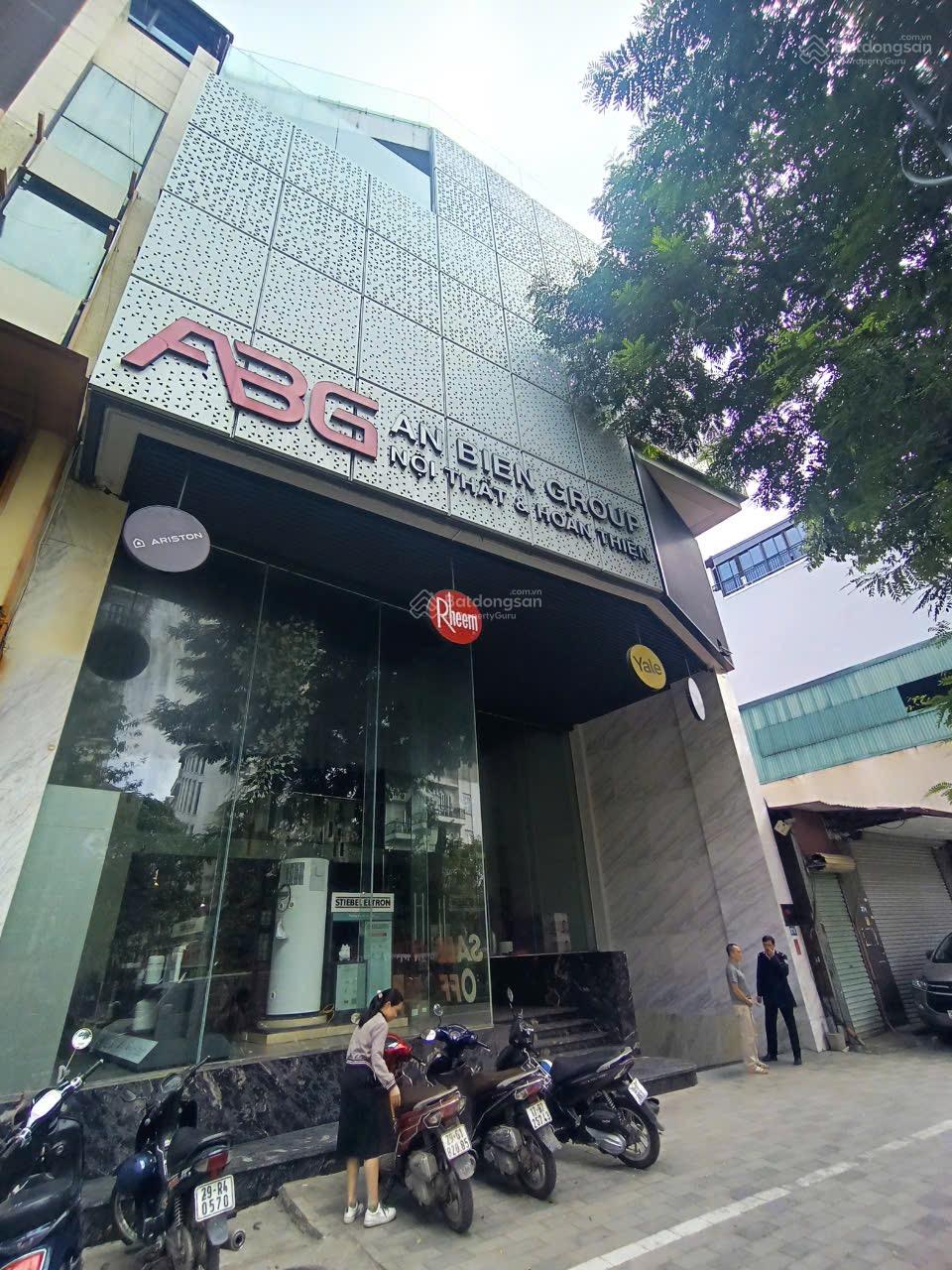 Tòa nhà mặt phố Tây Hồ 180m² - Vị trí đắc địa, kinh doanh sầm uất