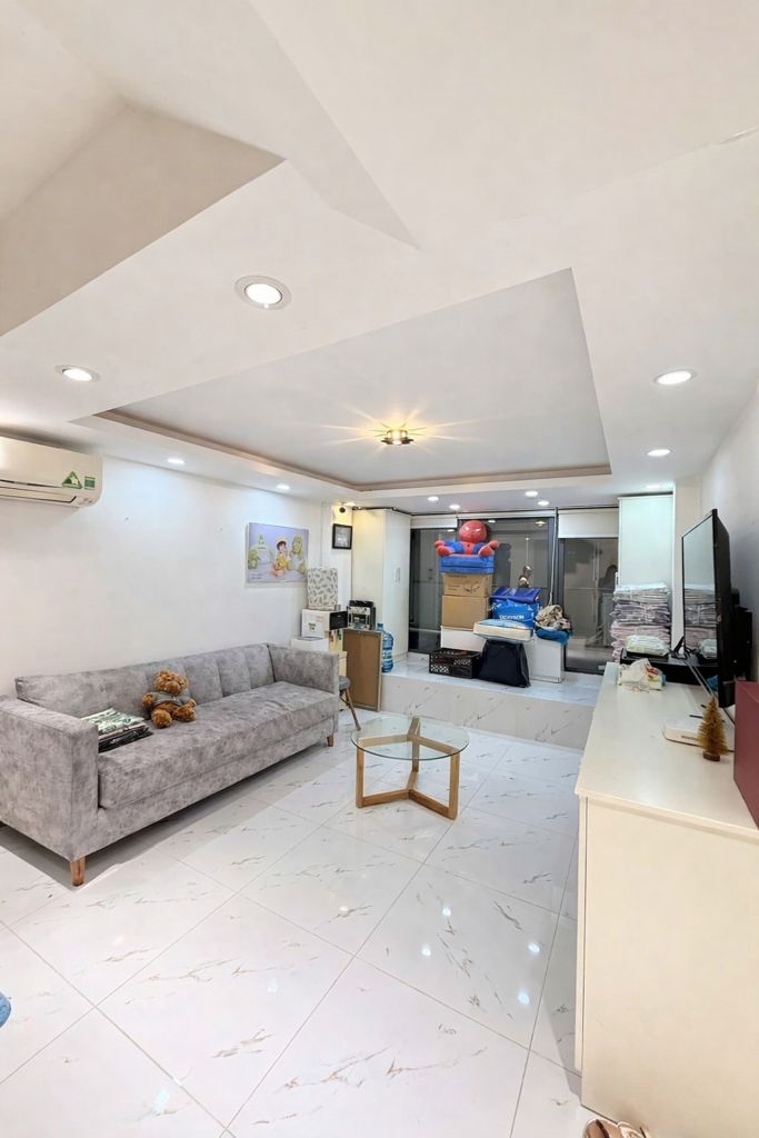 Nhà Phố Mặt Tiền 3/2 Quận 10 - 18m² 6 Tầng - Đầu Tư Sinh Lời