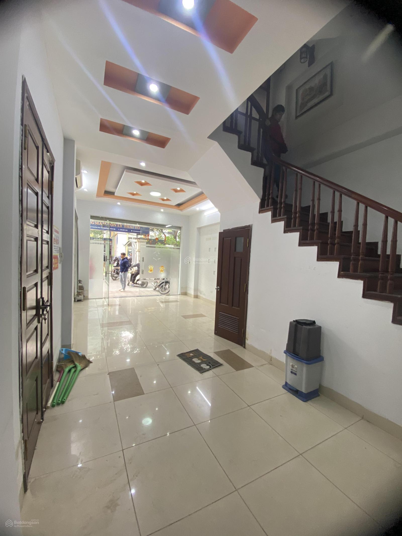 Cho thuê nhà 60m² Cầu Giấy - Ngõ ô tô, 4 tầng, kinh doanh tốt