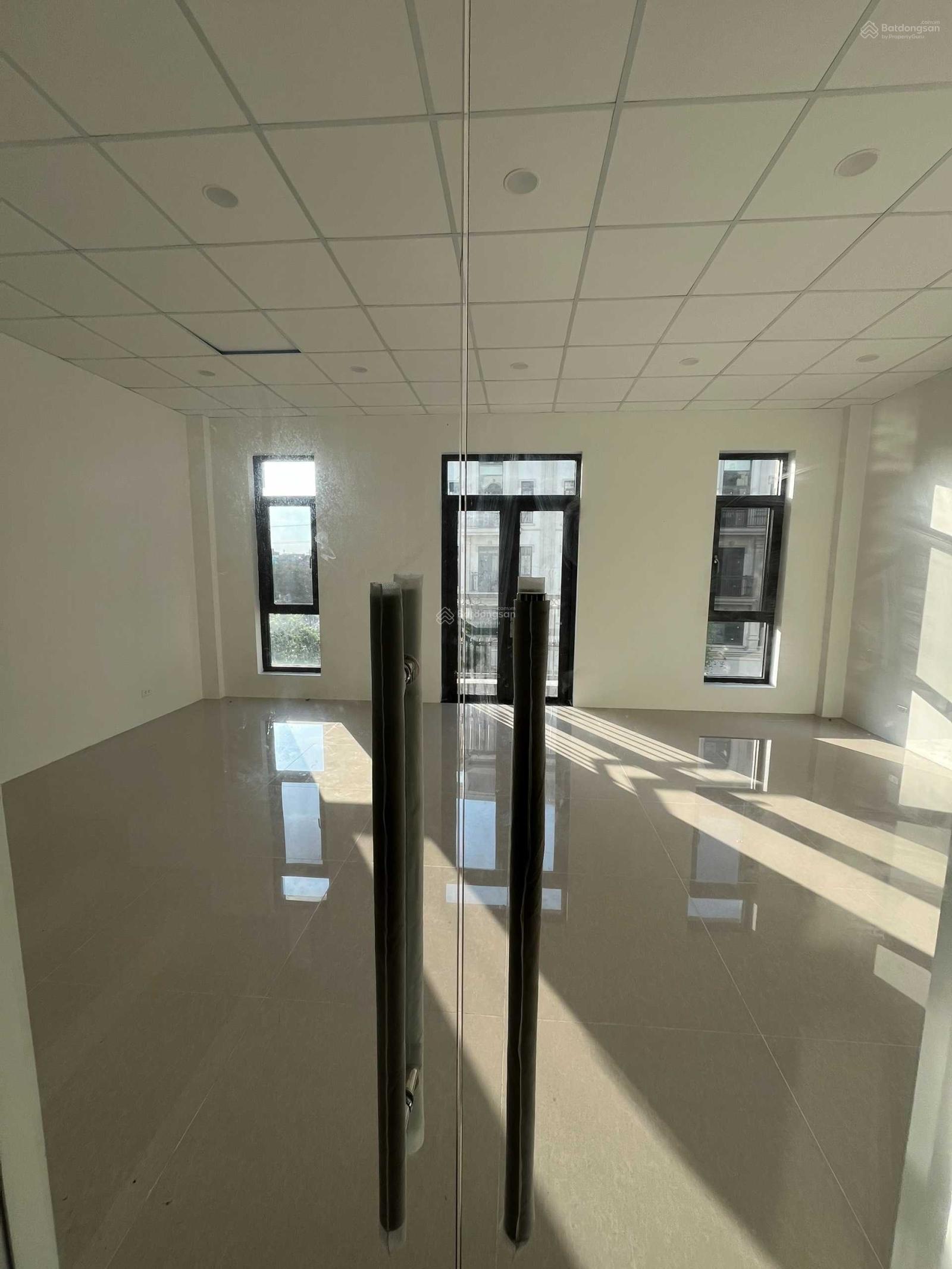 Cho thuê văn phòng Him Lam Vạn Phúc 90m² giá 12 triệu - Giá thuê hợp lý!