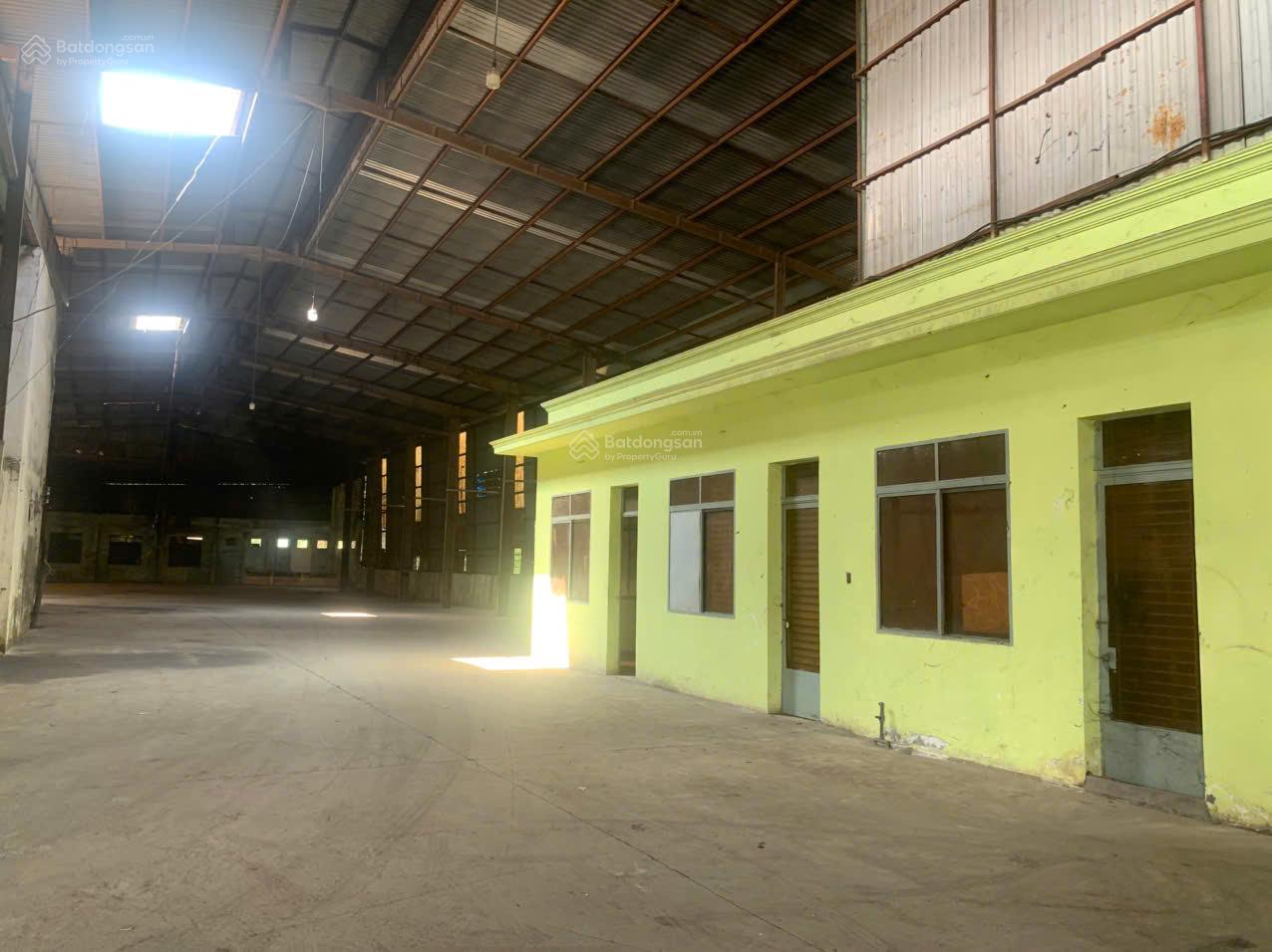 Kho xưởng 1700m² Quốc Lộ 1A, Bình Chánh - Container thoải mái!