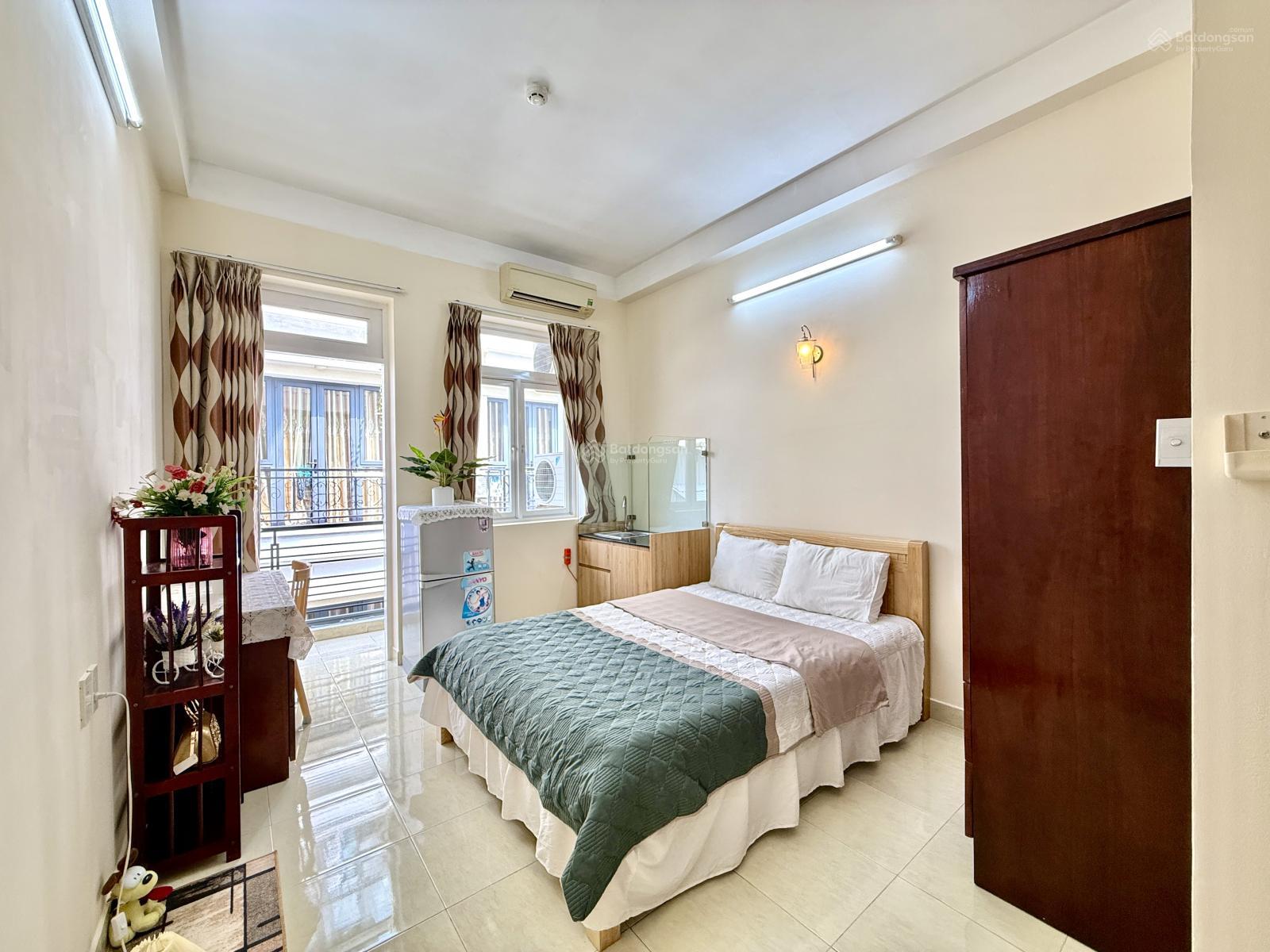 Cho thuê Studio Full Nội Thất, 27m², Vòng Xoay Dân Chủ, Q10