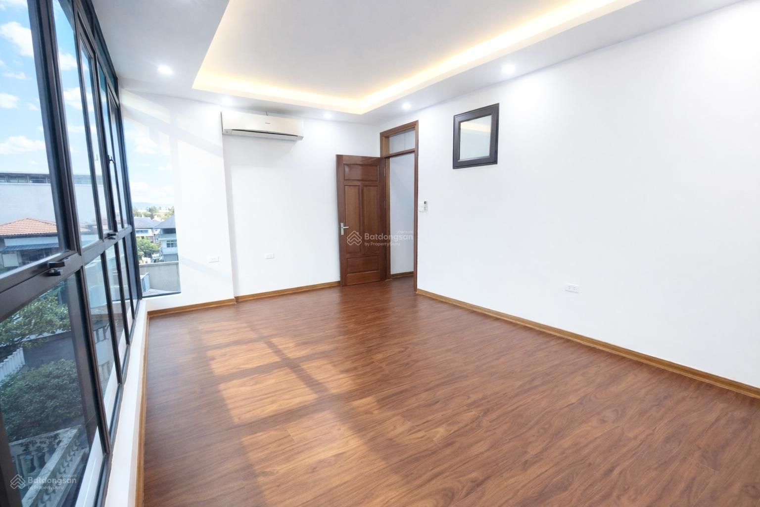 Văn phòng cho thuê 30m² mặt tiền 6m, ngõ 133 Thái Hà, Đống Đa - Sẵn Sàng Kinh Doanh