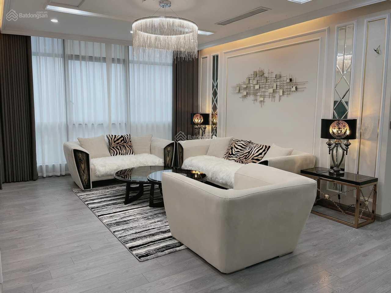 Cho thuê căn hộ Metropolis Liễu Giai 80m² view Hồ Tây - Full nội thất